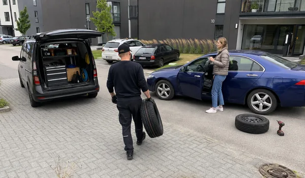 Uue rehvi kohaletoomine, tellitava rehvi DOT-koodi järgi on tootmisvanus tarnel alla 2 aasta.